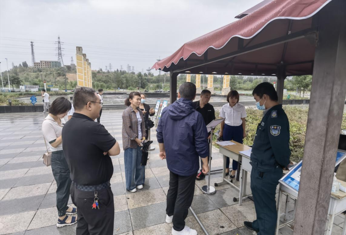 郭亚芳副校长检查沐鸣2疫情防控及安全工作